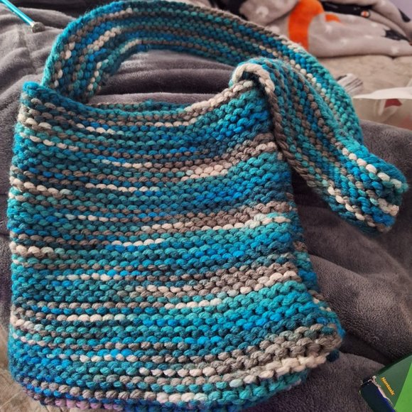 Handmade Knitted Pocket Book - Picture 1 of 1